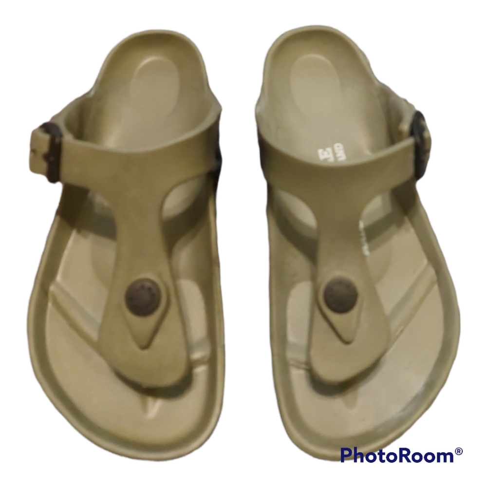 Red Apple olive green rubber sandals, NWOB, Size 31